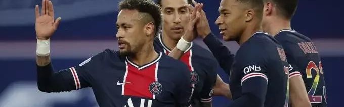  布雷斯特vs巴黎冲突不断，下半场多次中断比赛  