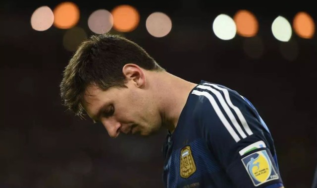  蒙彼利埃老将宝刀未老，三十米外世界波破门